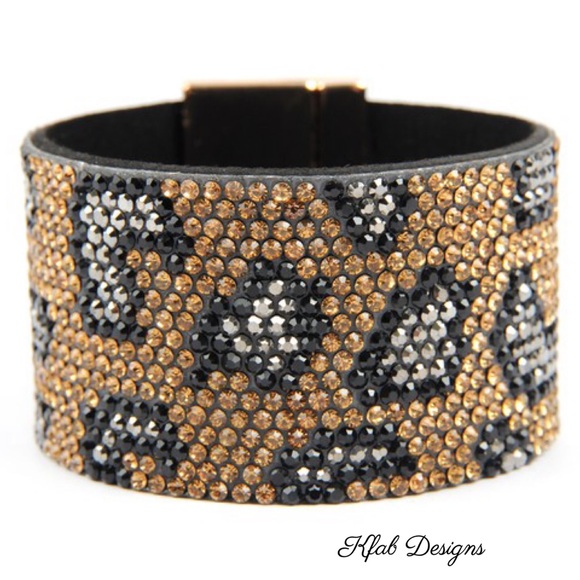 ❤️LAST 1! Rhinestone Leopard Wrap Cuff Bracelet! - Picture 4 of 7